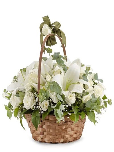 Sepet İçinde Beyaz Çiçekler