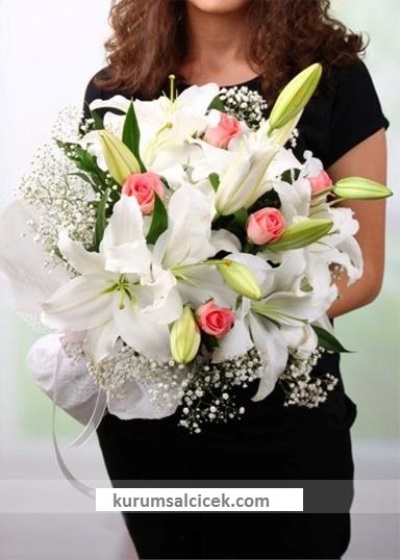 Lilyum ve Pembe Gül Buketi