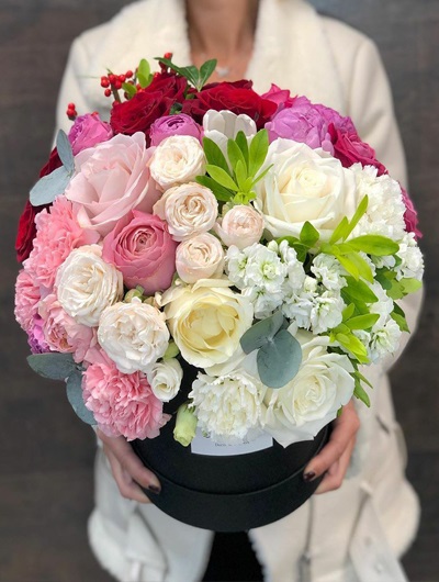 Kutu İçerisinde Renkli Çiçekler  5480