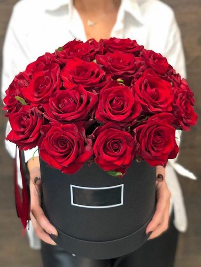 Kutu İçerisinde 21 Adet Kırmızı Güller 5473