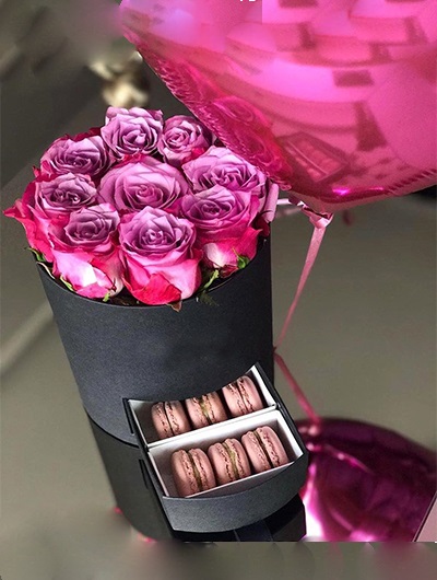 Özel Kutuda Renkli Güller ve Makaronlar 5908
