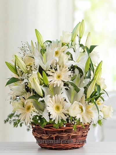 Sepet İçinde Beyaz Aranjman